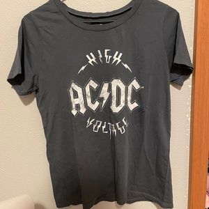 graphic tee